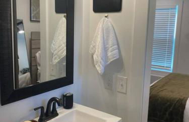 Cozy 2-bedroom Farmhouse with parking on premise - Foto 6