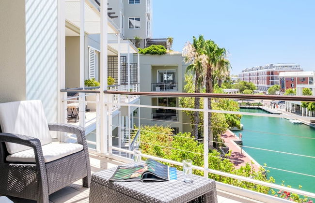 Simplistic Elegance at Altmore 203 - Photo 1