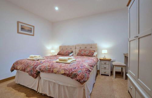 Finest Retreats - Courtyard View at Longford - Photo 14