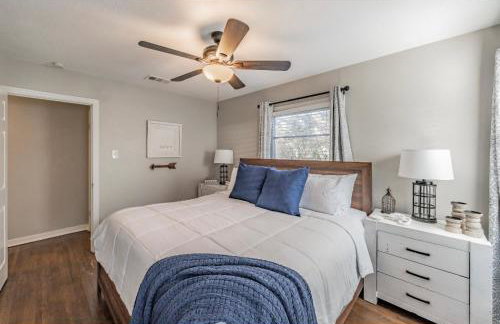 KING BED-Pet Friendly- Sleeps 7- Close to Everything-TCU-Magnolia-Cultural District-Hospitals-At&T Stadium - Foto 8