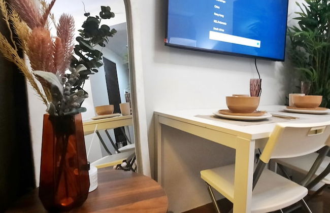 Air Residences-Contemporary Scandi w/Skyline view - Foto 5