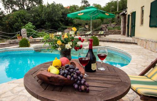 Authentic Dalmatian Hillside Escape With Pool, Sauna & BBQ - Photo 21