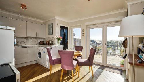 Sunny Downs - Photo 5