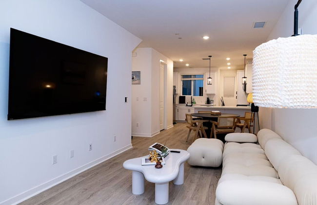 Modern Designer Stay Bright Chic Spacious - Foto 1