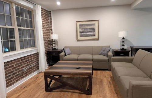 New Modern 2 BR in Excellent Location (201) - Foto 1