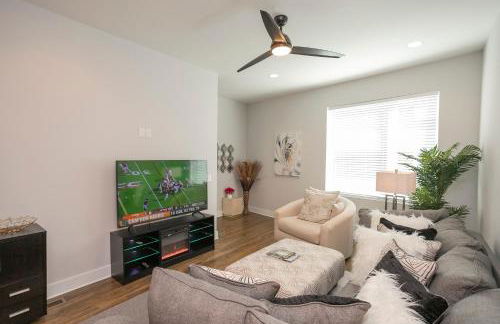 Luxury Townhome Skyline Views Mins To DT - Foto 43