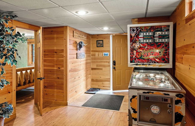 Deer Haven Cabin by Avantstay Waterfront Dock + Firepit - Foto 16