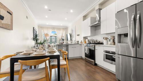 New 3BR Home with Private Yard and Game Room and Parking - Foto 4