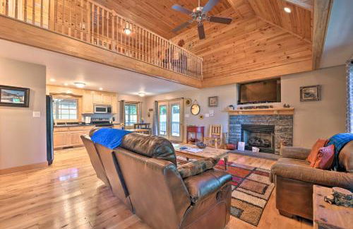 A Bit of Heaven Cabin Less Than 13 Miles from Boone! - Foto 2