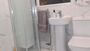 Semi detached quite location - Foto 2