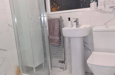 Semi detached quite location - Foto 2