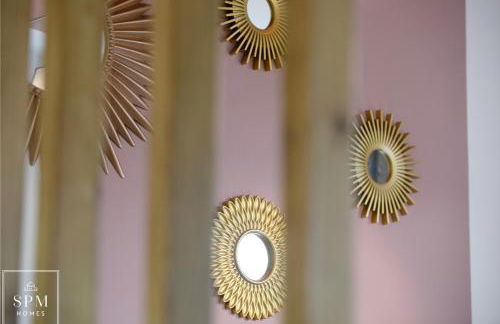 Large 4 Bed House - Long Stays Welcome - Smart TVs in Each Bedroom - Parking - Wifi - Foto 22