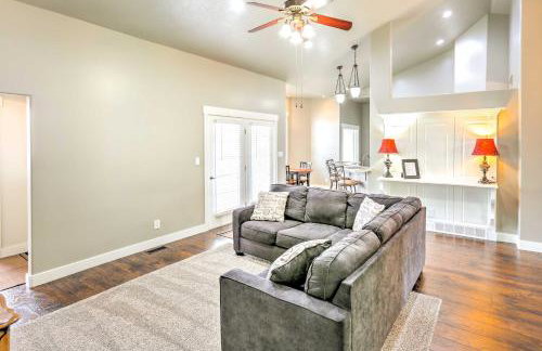 Elegant Smithfield Home with Views - 6 Mi to USU! - Foto 7