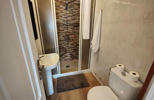 Amplio piso familiar muy céntrico - Foto 6