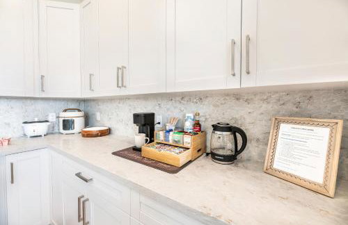 Stylish Retreat with Pool near The Parks - Foto 17