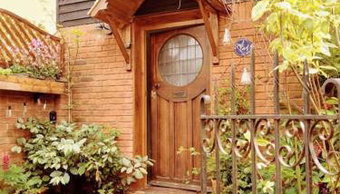 TAIL END: Bijoux Broads & Beach Base! Now with TV! - Foto 1, Garden view