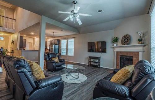 New Beautiful 4/BR Vacation Home - Photo 1