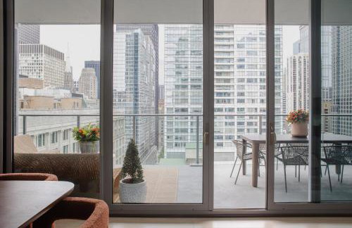 Premier Penthouses and Apartment with Captivating Views of Millennium Park - Photo 7