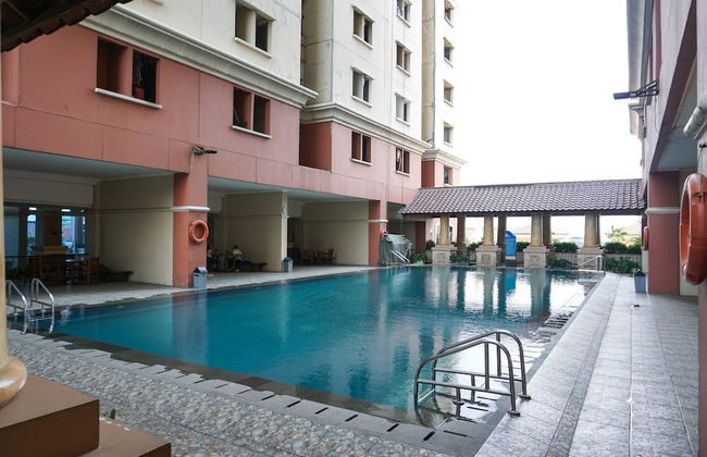 Comfort And Cozy 2Br At Gajah Mada Mediterania Apartment - Foto 15