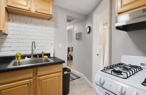 Great Location! 2BR - King Bed - Private Laundry - Foto 5