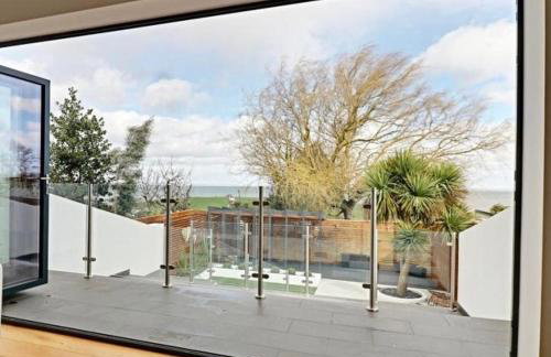 The Bay House, Sea Views and Walk to the Beach - Foto 17