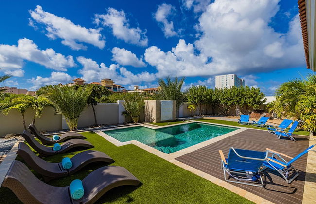 Amazing 4BR 3BA Villa Palm Beach w NEW Pool - Foto 1