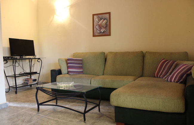 Rustic 1-bed Bungalow in Parque Holandés - Photo 8