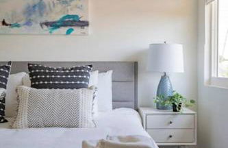 Modern 2BR Condo with King Bed & Balcony near LA - Foto 20