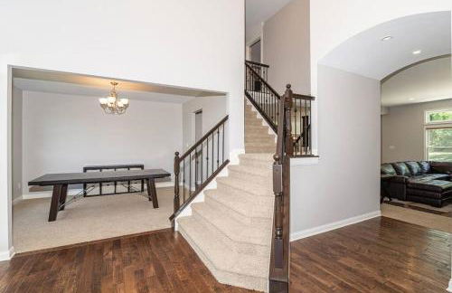 Lakefront view 5 bedroom home with basement - Foto 6