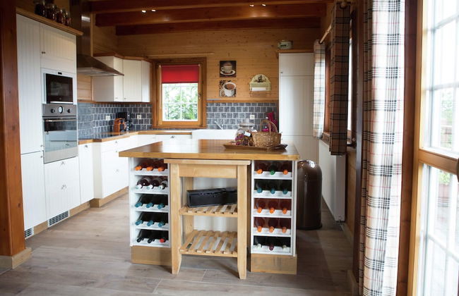 Affluent Chalet in Septon with Whirlpool, Sauna, Hot Tub - Photo 13