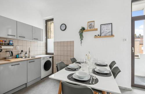FABYLOUS Homes City Apartment I Gruppen I Waschtrockner I Balkon I belebte Lage - Foto 7