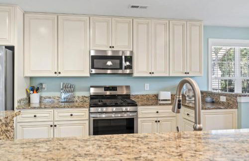 Coastal Pet Friendly Getaway in Murrels Inlet! Perfect for 8 Guests! - Foto 21