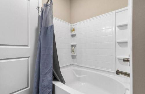 Elegant 3BR/2BA Condo Near Beaches & Attractions - Foto 18