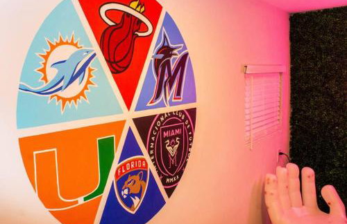 Unique Miami Art Escape w/ HotTub, Arcade & Murals - Foto 18