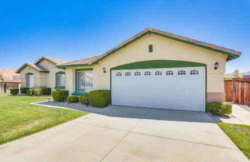 Victorville Home with Large Yard and Charcoal Grill! - Foto 2