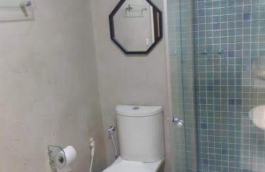 FLAT ENCANTADOR A UM PASSO DA PRAIA - Foto 11