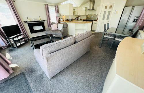 2 Bedroom Lodge TH35, Nodes Point, St Helens, Isle of Wight - Photo 20