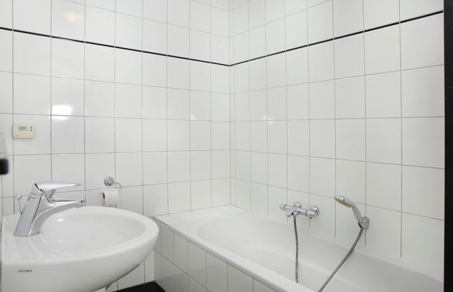 Coachman's House Near Roermond With Garden - Photo 20