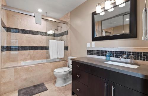 Stunning Bayfront condo with gorgeous views, garage, massive roof deck & AC - dogs welcome! - Foto 15