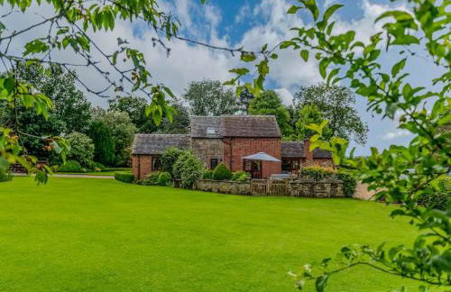 The Owl House - Hot Tub Adventures in Moreton - Pass the Keys - Foto 2