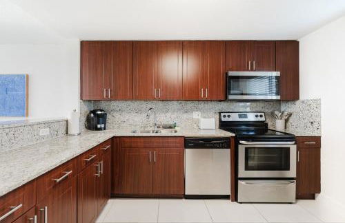 Beachside Modern 2BR 2BA - Foto 12