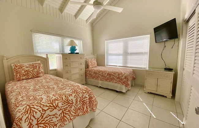 Galleon Villas by Hello Cayman Vacation - Photo 37