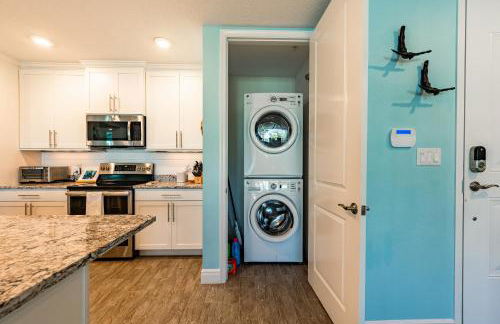 Bungalow at Margaritaville! Less than 1 Mile to AMI! - Foto 40