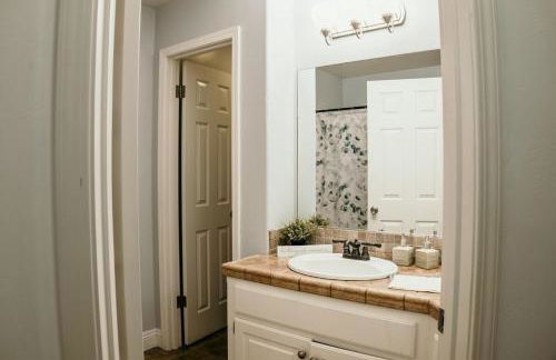 Stunning Home with Pool, Game Room and Firepit - Photo 12