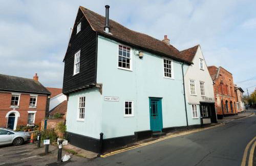 Charming Tudor riverside house - Foto 21