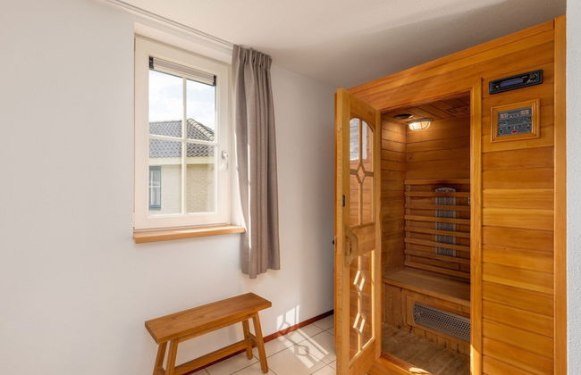 Bungalow in Veluwe With Sauna & Nature Views - Photo 8