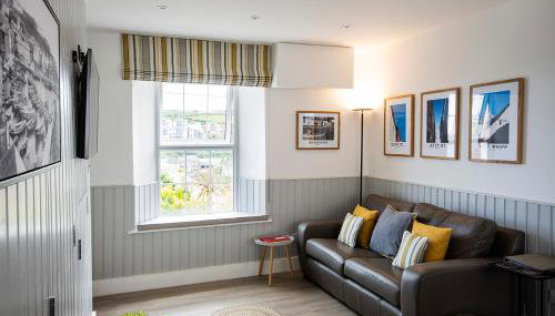 Seafarers - Coastguard Cottage with sea views, garden and parking - Foto 4