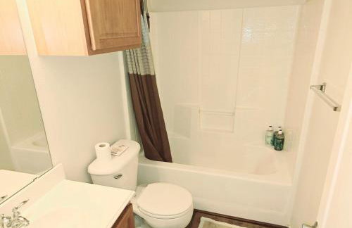 Dallas Lakeside Bliss Stay - Private Pool, Air hockey and High speed internet - Foto 37