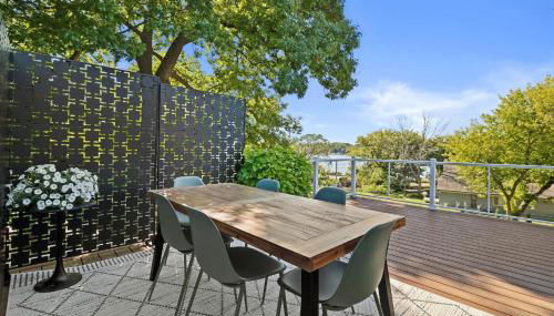 Designer Home w/ Lake Views+Walk to Downtown&Beach - Foto 4