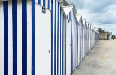 Beau studio avec accès plage, jardin, piscine, tennis, vélos, Netflix - Photo 25